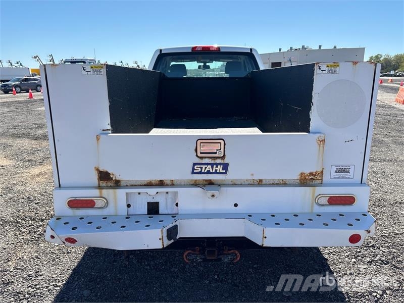 Chevrolet Silverado 3500HD شاحنات خفيفة/مفصلية الجوانب