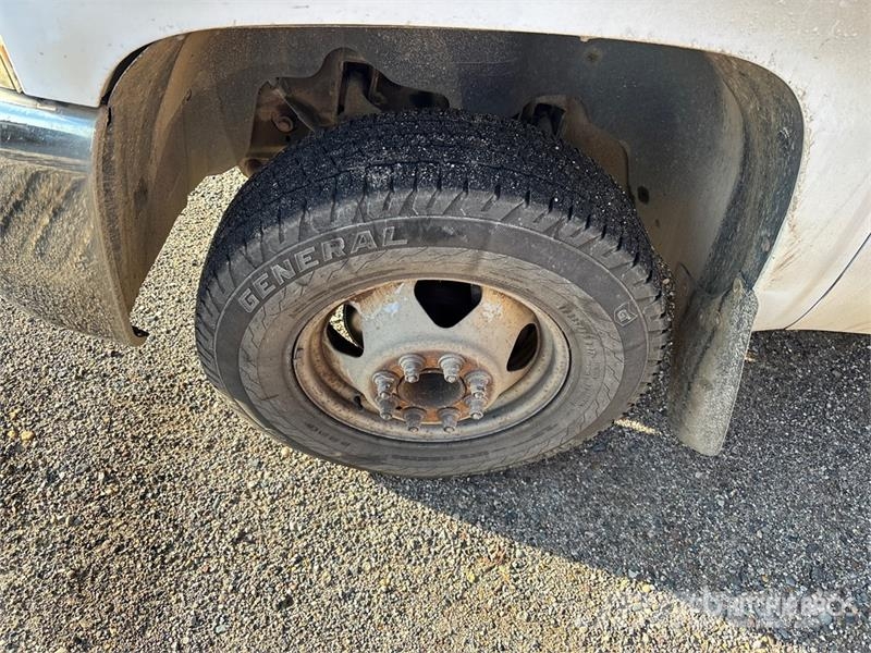 Chevrolet Silverado 3500HD Camion con sponde ribaltabili