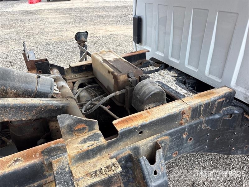 Chevrolet Silverado 3500HD 4x4 Dump Truck Damperli kamyonlar