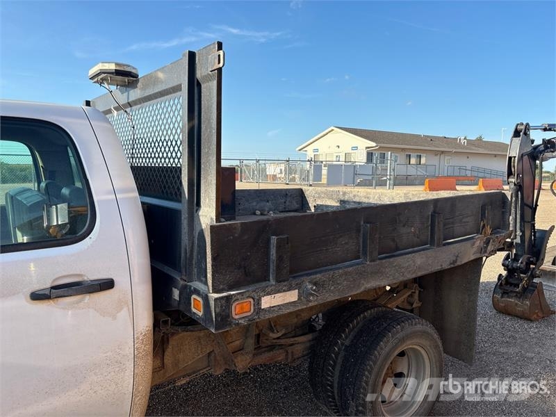 Chevrolet Silverado 3500HD Camion con sponde ribaltabili