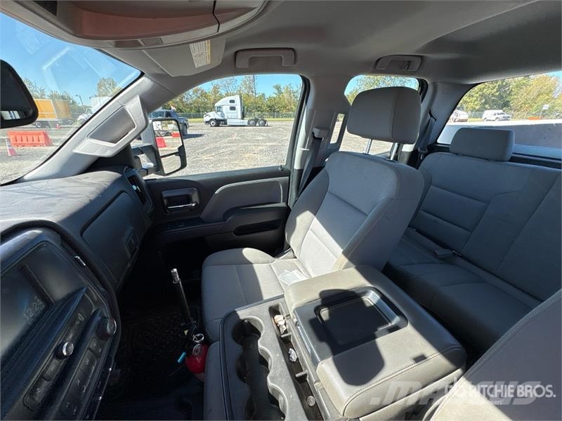 Chevrolet Silverado 3500HD شاحنات خفيفة/مفصلية الجوانب