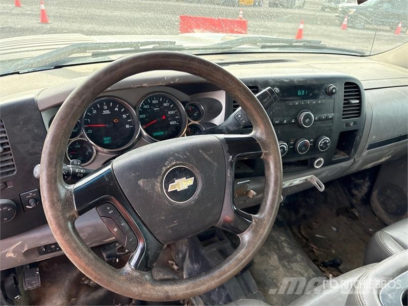 Chevrolet Silverado 3500HD 4x4 Dump Truck Damperli kamyonlar