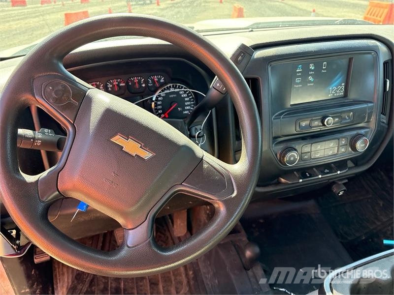 Chevrolet Silverado 3500HD شاحنات خفيفة/مفصلية الجوانب