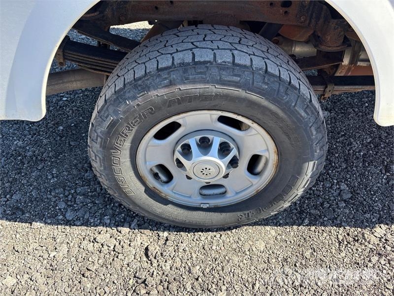 Chevrolet Silverado 3500HD شاحنات خفيفة/مفصلية الجوانب