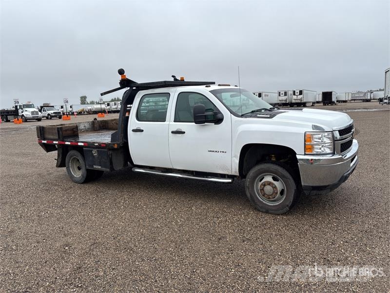 Chevrolet Silverado 3500HD شاحنات مسطحة/مفصلية الجوانب
