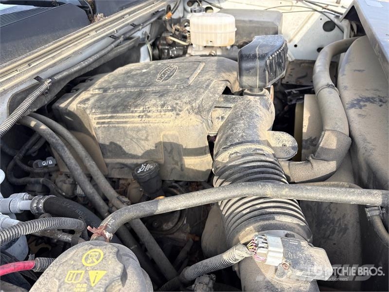 Chevrolet Silverado 3500HD 4x4 Dump Truck Damperli kamyonlar