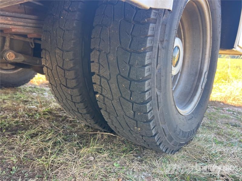 Chevrolet Silverado 3500HD Caja abierta/laterales abatibles