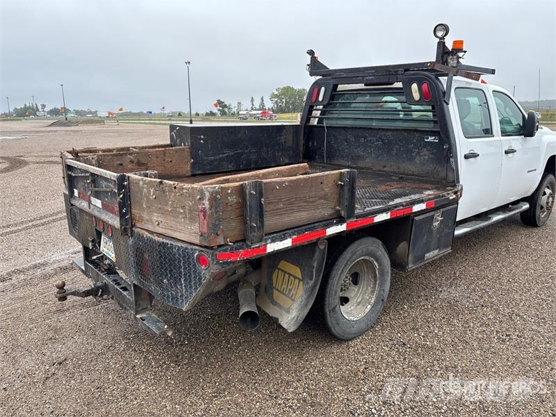 Chevrolet Silverado 3500HD شاحنات مسطحة/مفصلية الجوانب