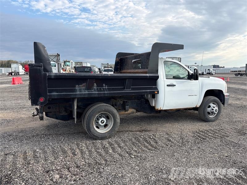 Chevrolet Silverado 3500HD 4x4 Dump Truck Damperli kamyonlar