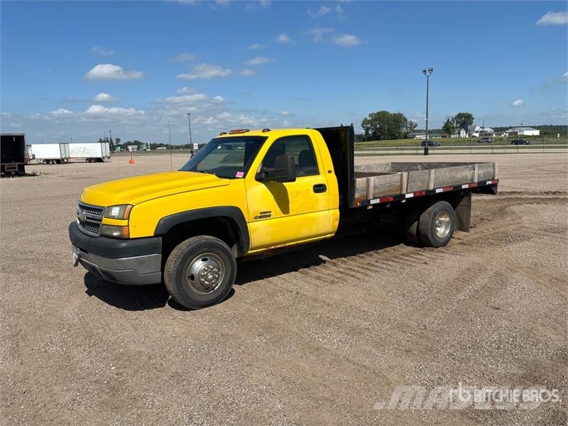 Chevrolet Silverado 3500 4x2 Flatbed Truck 플랫베드/드롭사이드 트럭