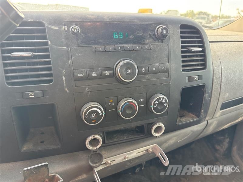 Chevrolet Silverado 3500HD 4x4 Dump Truck Damperli kamyonlar