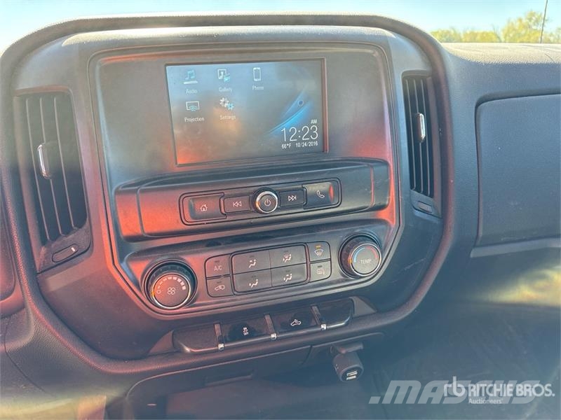 Chevrolet Silverado 3500HD شاحنات خفيفة/مفصلية الجوانب
