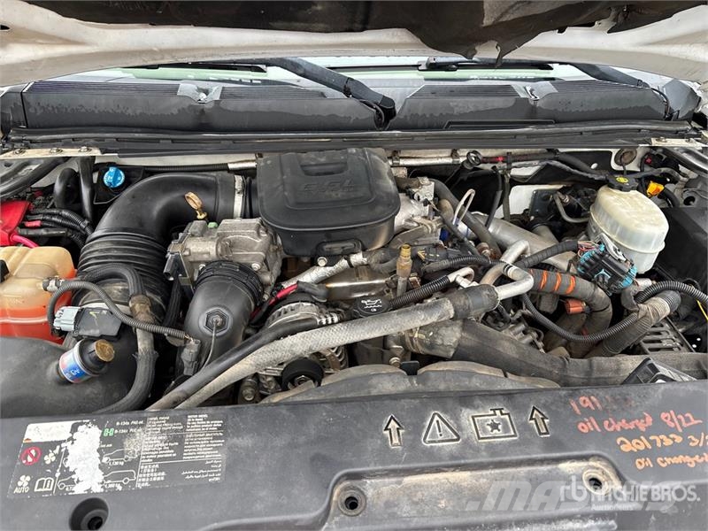 Chevrolet Silverado 3500HD شاحنات مسطحة/مفصلية الجوانب
