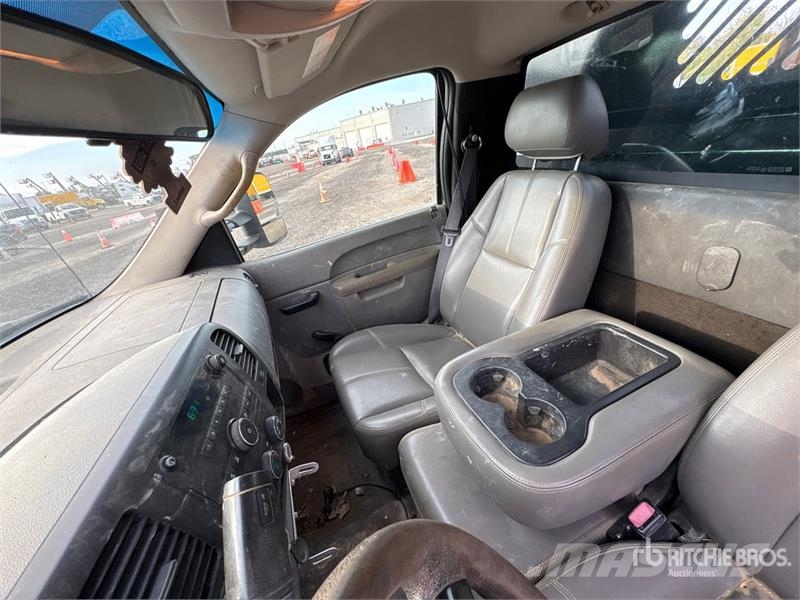 Chevrolet Silverado 3500HD 4x4 Dump Truck Damperli kamyonlar