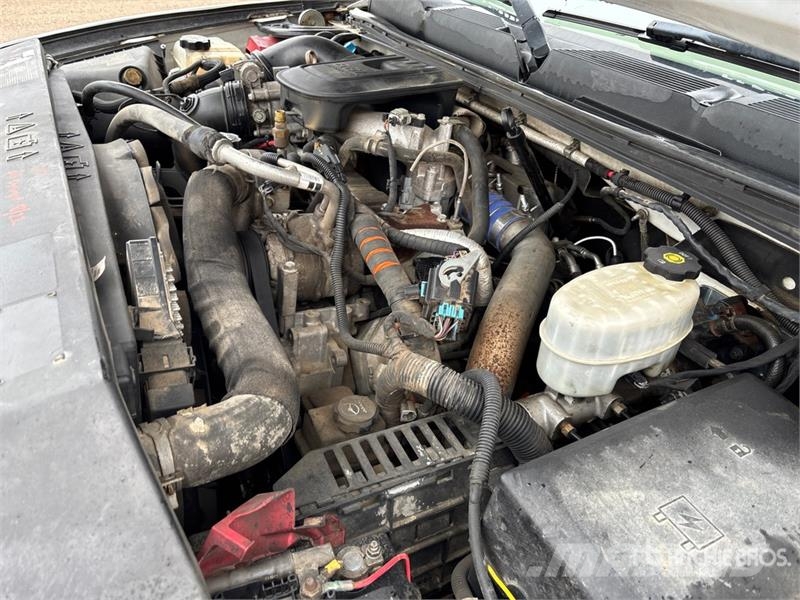 Chevrolet Silverado 3500HD شاحنات مسطحة/مفصلية الجوانب