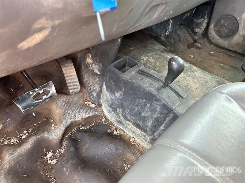Chevrolet Silverado 3500HD 4x4 Dump Truck Damperli kamyonlar
