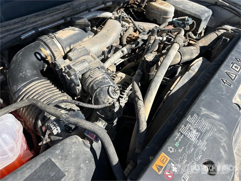 Chevrolet Silverado 3500HD 平板式/側卸式卡車