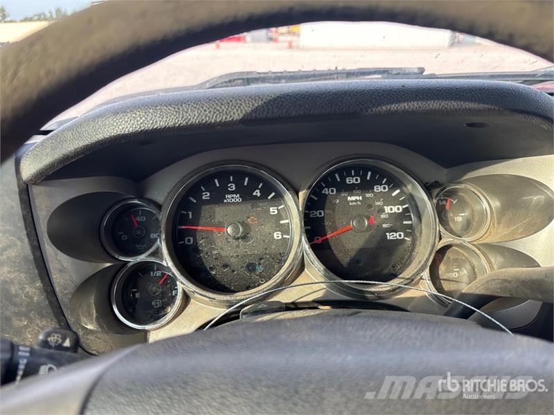 Chevrolet Silverado 3500HD 플랫베드/드롭사이드 트럭