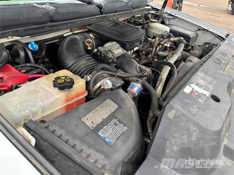 Chevrolet Silverado 3500HD شاحنات مسطحة/مفصلية الجوانب