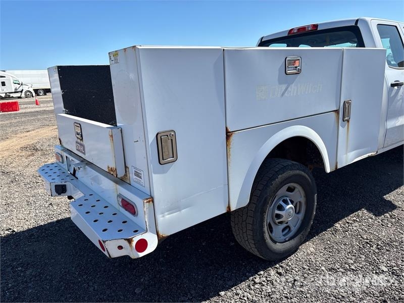 Chevrolet Silverado 3500HD شاحنات خفيفة/مفصلية الجوانب