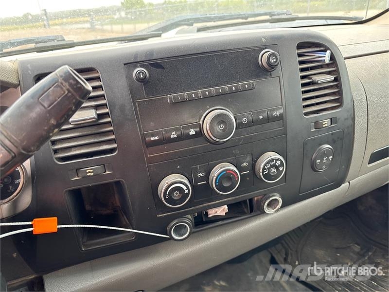 Chevrolet Silverado 3500HD شاحنات مسطحة/مفصلية الجوانب