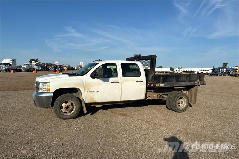 Chevrolet Silverado 3500HD Camion con sponde ribaltabili