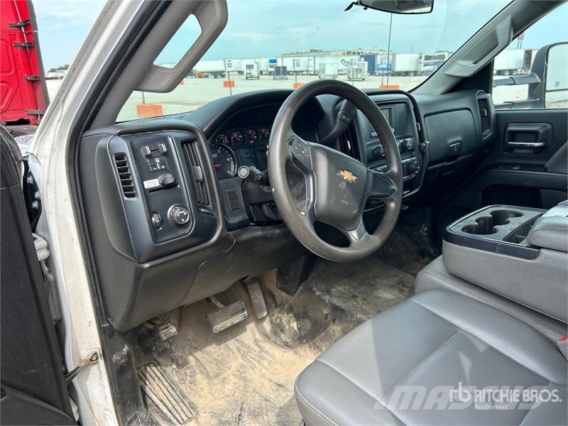 Chevrolet Silverado 4500HD 4x2 Crew Cab Utility Truck شاحنات خفيفة/مفصلية الجوانب