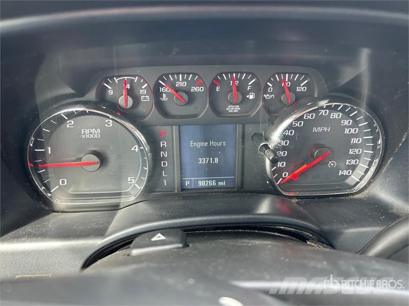 Chevrolet Silverado 4500HD 4x2 Crew Cab Utility Truck شاحنات خفيفة/مفصلية الجوانب