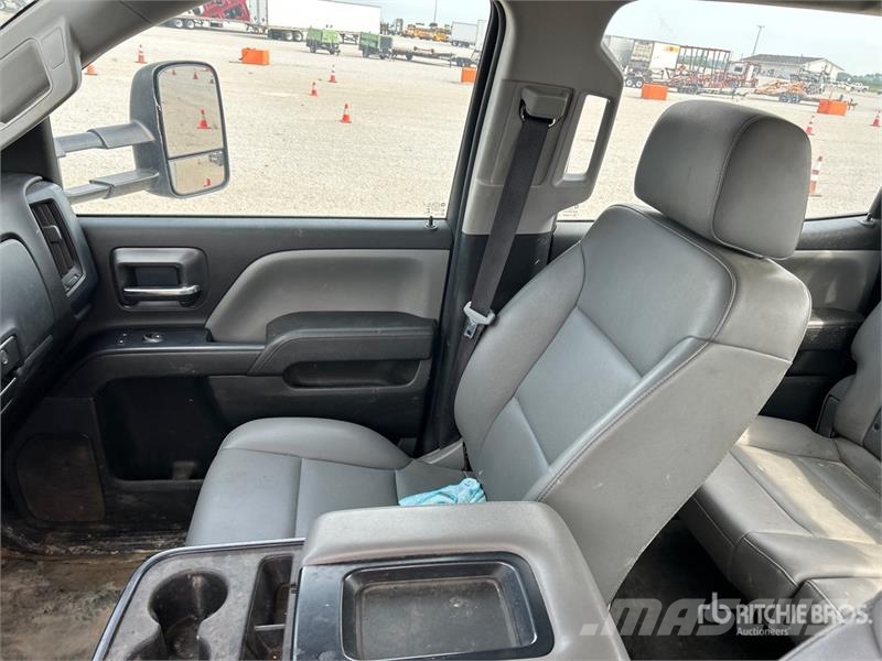 Chevrolet Silverado 4500HD 4x2 Crew Cab Utility Truck شاحنات خفيفة/مفصلية الجوانب