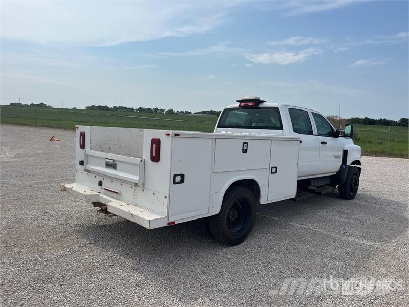 Chevrolet Silverado 4500HD 4x2 Crew Cab Utility Truck Nakladacia/sklápacia bočnica