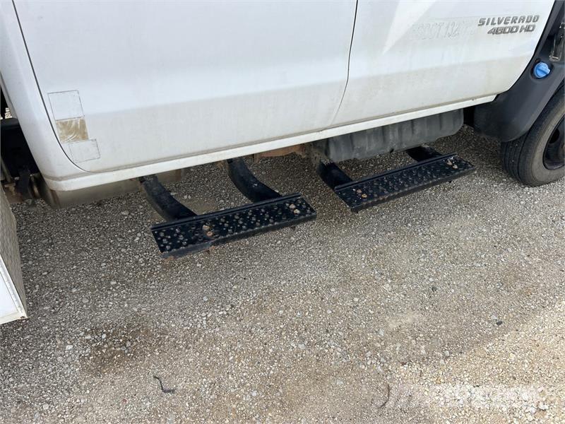 Chevrolet Silverado 4500HD 4x2 Crew Cab Utility Truck شاحنات خفيفة/مفصلية الجوانب