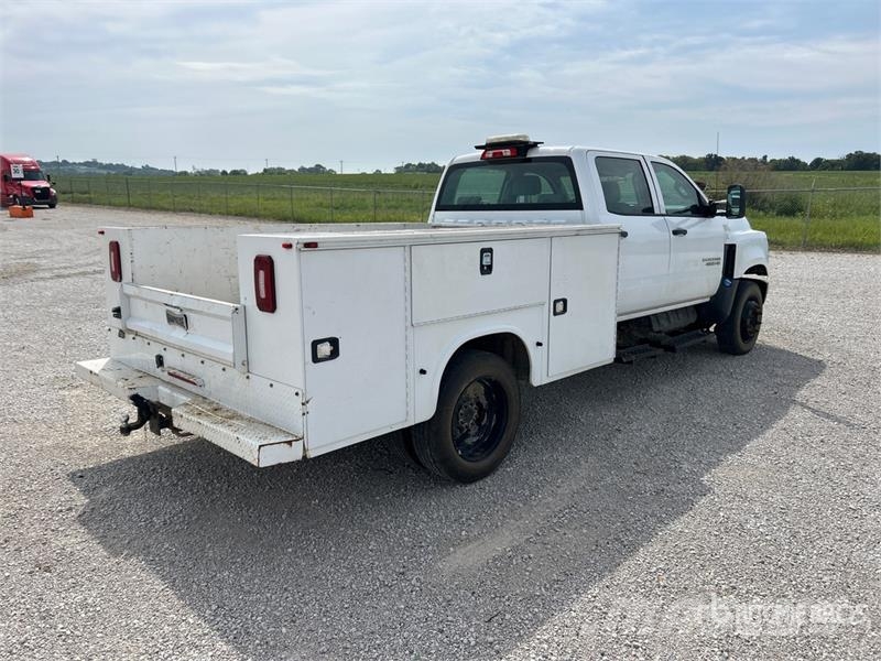 Chevrolet Silverado 4500HD 4x2 Crew Cab Utility Truck شاحنات خفيفة/مفصلية الجوانب