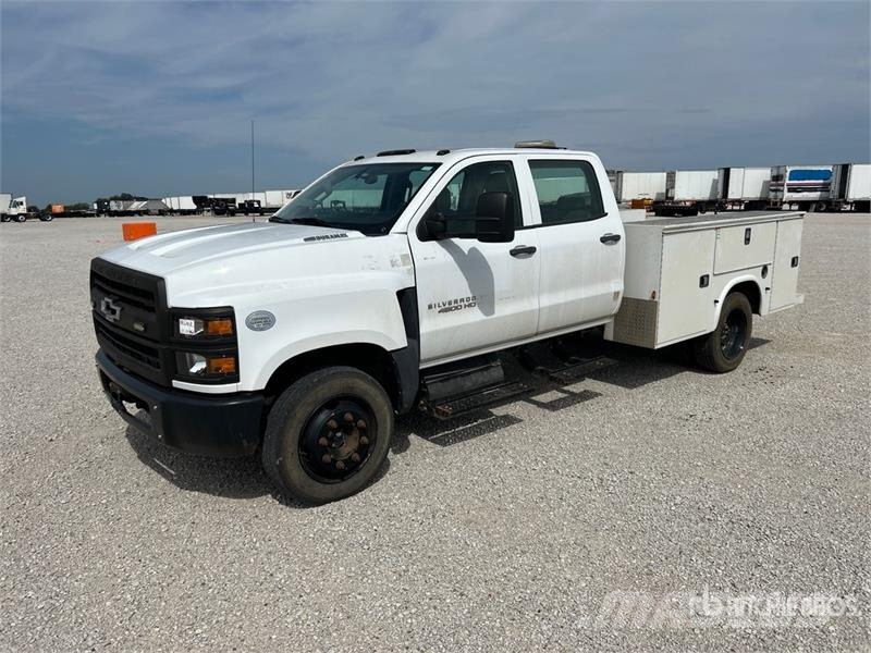 Chevrolet Silverado 4500HD 4x2 Crew Cab Utility Truck شاحنات خفيفة/مفصلية الجوانب