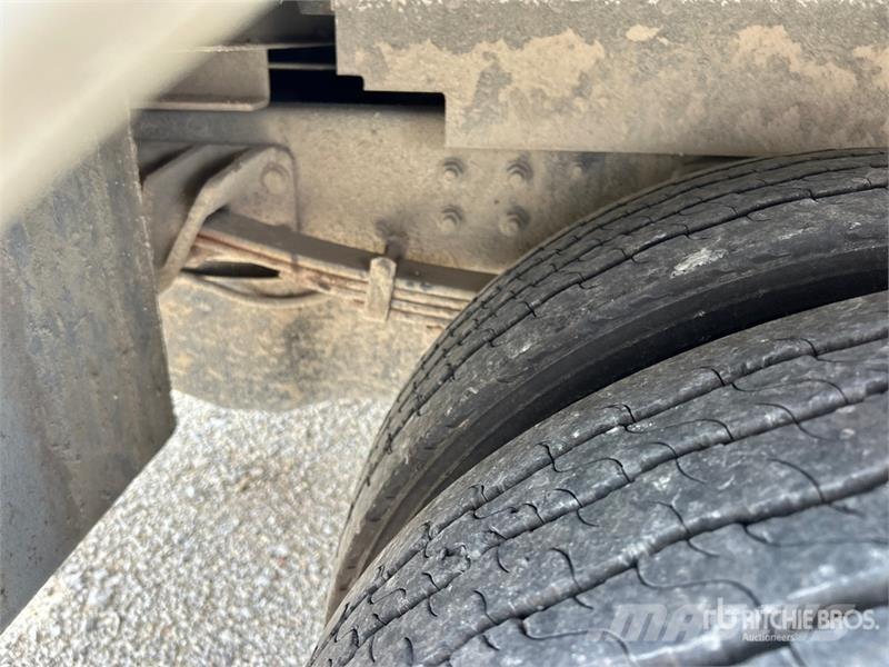 Chevrolet Silverado 4500HD 4x2 Crew Cab Utility Truck شاحنات خفيفة/مفصلية الجوانب