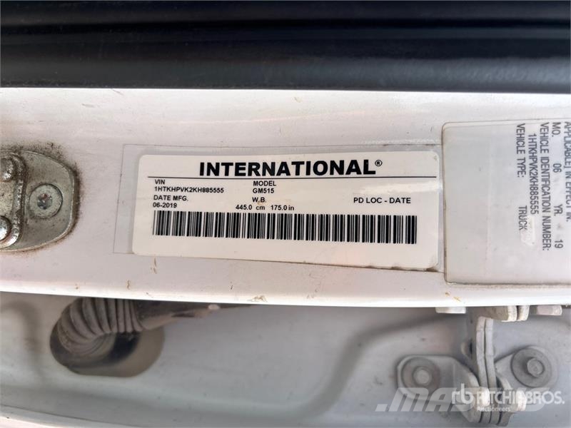 Chevrolet Silverado 4500HD 4x2 Crew Cab Utility Truck شاحنات خفيفة/مفصلية الجوانب