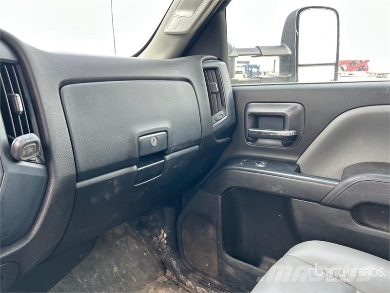 Chevrolet Silverado 4500HD 4x2 Crew Cab Utility Truck شاحنات خفيفة/مفصلية الجوانب