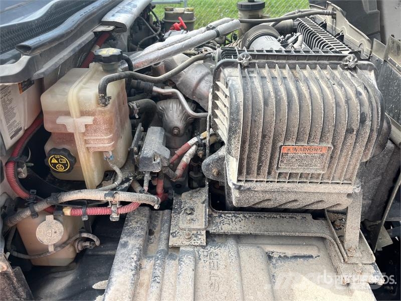 Chevrolet Silverado 4500HD 4x2 Crew Cab Utility Truck Nakladacia/sklápacia bočnica