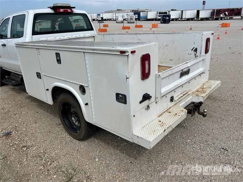 Chevrolet Silverado 4500HD 4x2 Crew Cab Utility Truck شاحنات خفيفة/مفصلية الجوانب