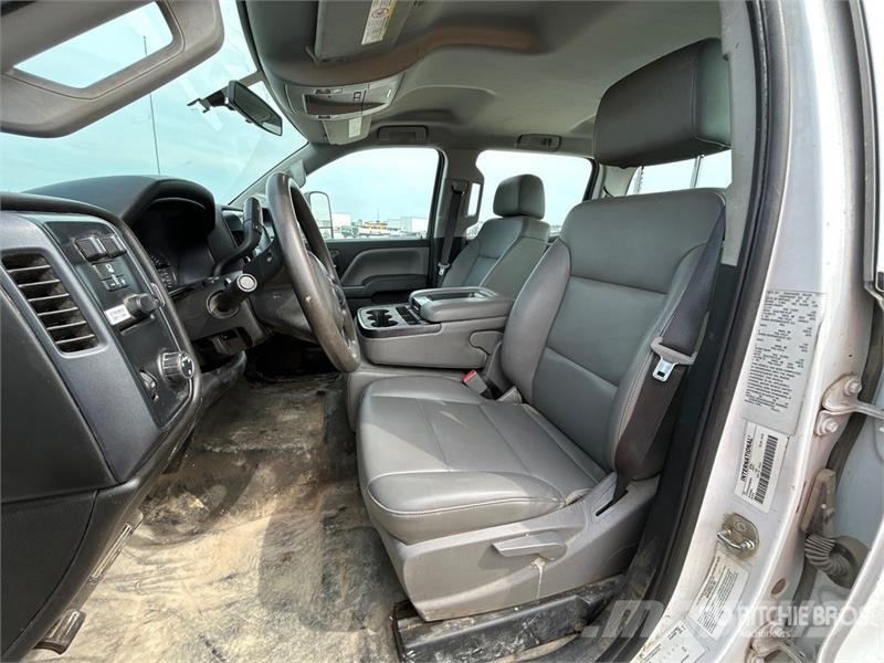 Chevrolet Silverado 4500HD 4x2 Crew Cab Utility Truck شاحنات خفيفة/مفصلية الجوانب