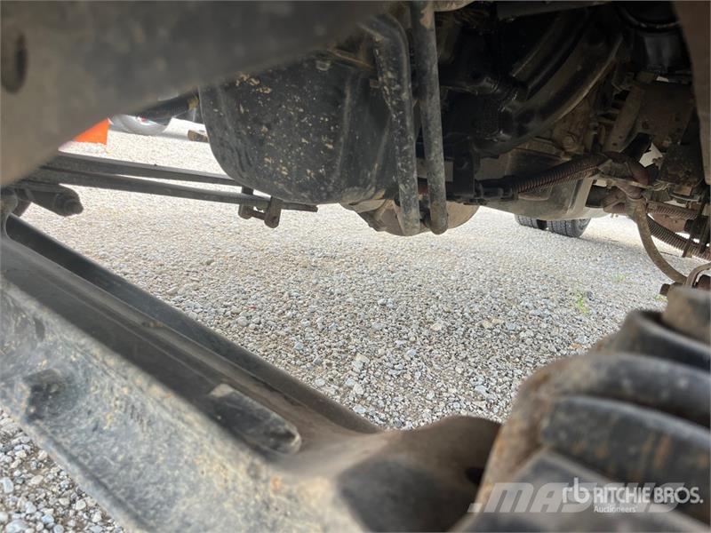 Chevrolet Silverado 4500HD 4x2 Crew Cab Utility Truck Nakladacia/sklápacia bočnica