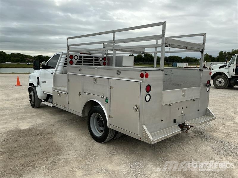 Chevrolet Silverado 4500 HD 4x2 Utility Truck Бортовые фургоны