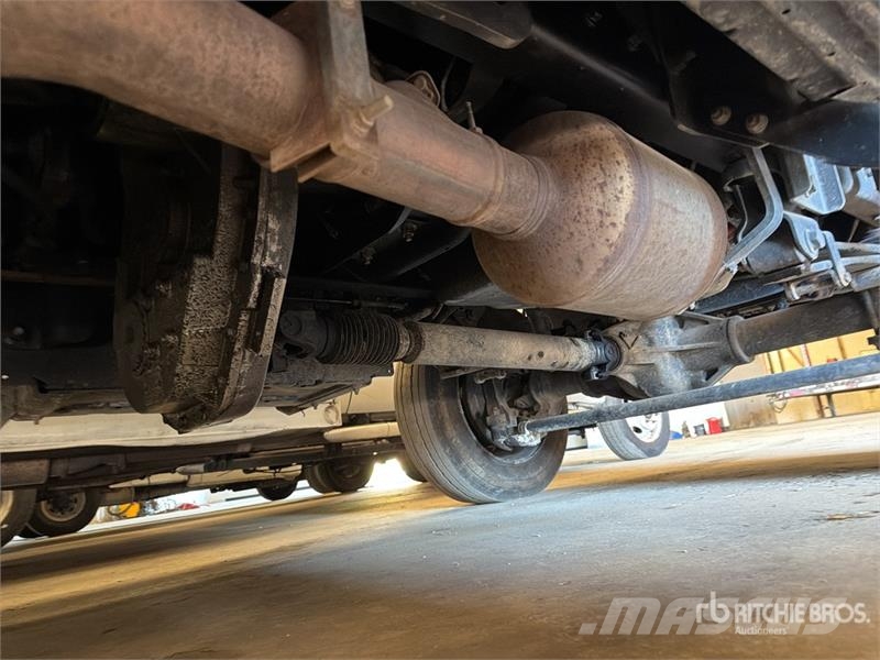 Chevrolet Silverado 5500HD 4x4 Crew Cab Utility Truck Prekucniki