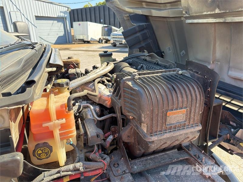 Chevrolet Silverado 5500HD 4x4 Crew Cab Utility Truck Prekucniki