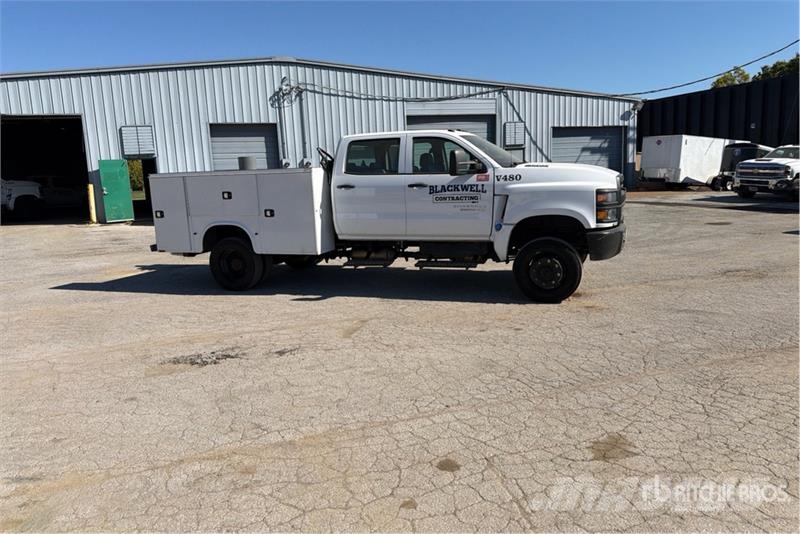 Chevrolet Silverado 5500HD 4x4 Crew Cab Utility Truck Prekucniki