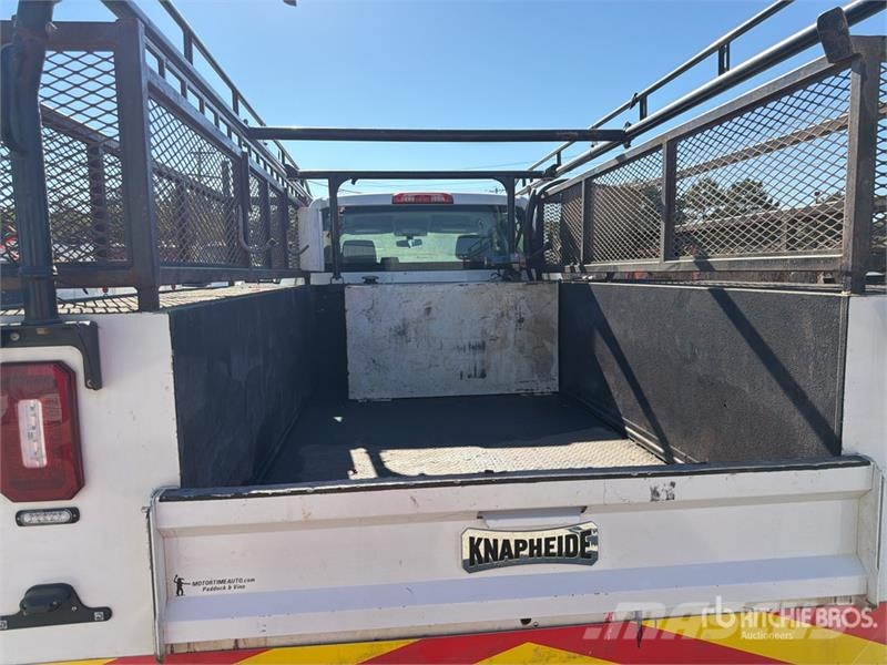 Chevrolet Silverado 5500HD 4x4 Crew Cab Utility Truck Prekucniki