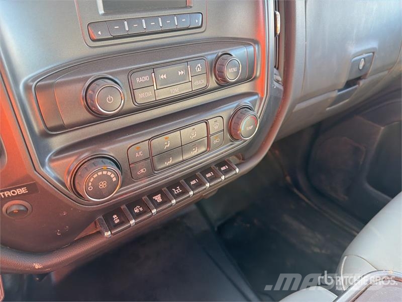 Chevrolet Silverado 5500HD 4x4 Crew Cab Utility Truck Prekucniki