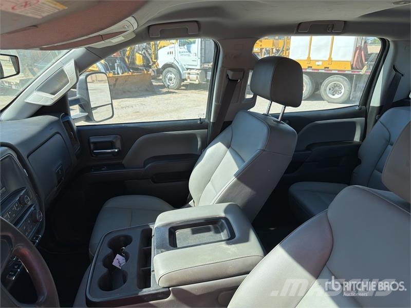 Chevrolet Silverado 5500HD 4x4 Crew Cab Utility Truck Prekucniki