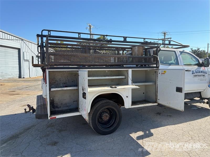 Chevrolet Silverado 5500HD 4x4 Crew Cab Utility Truck Prekucniki