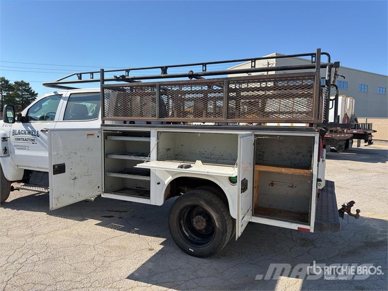 Chevrolet Silverado 5500HD 4x4 Crew Cab Utility Truck Prekucniki