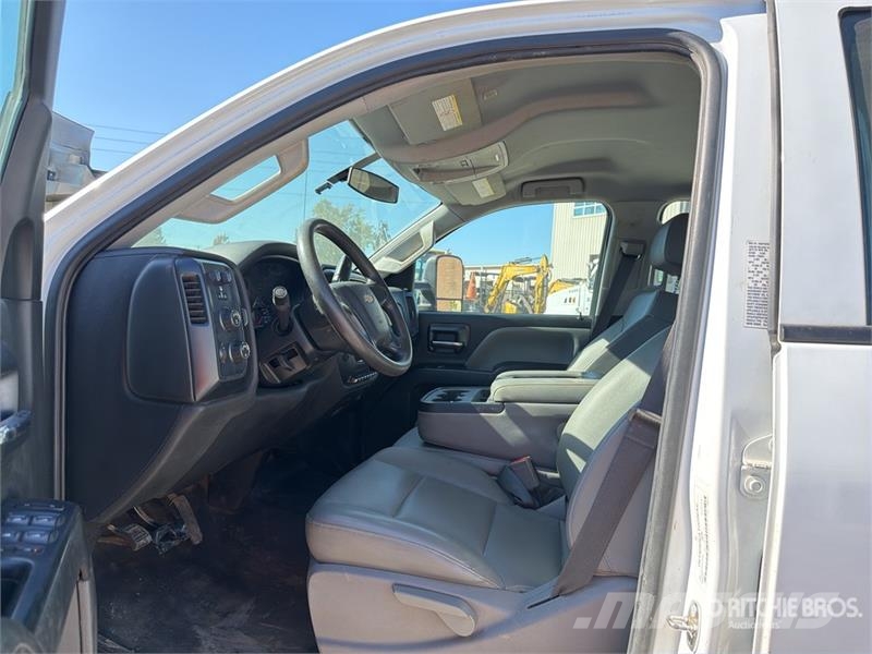 Chevrolet Silverado 5500HD 4x4 Crew Cab Utility Truck Prekucniki